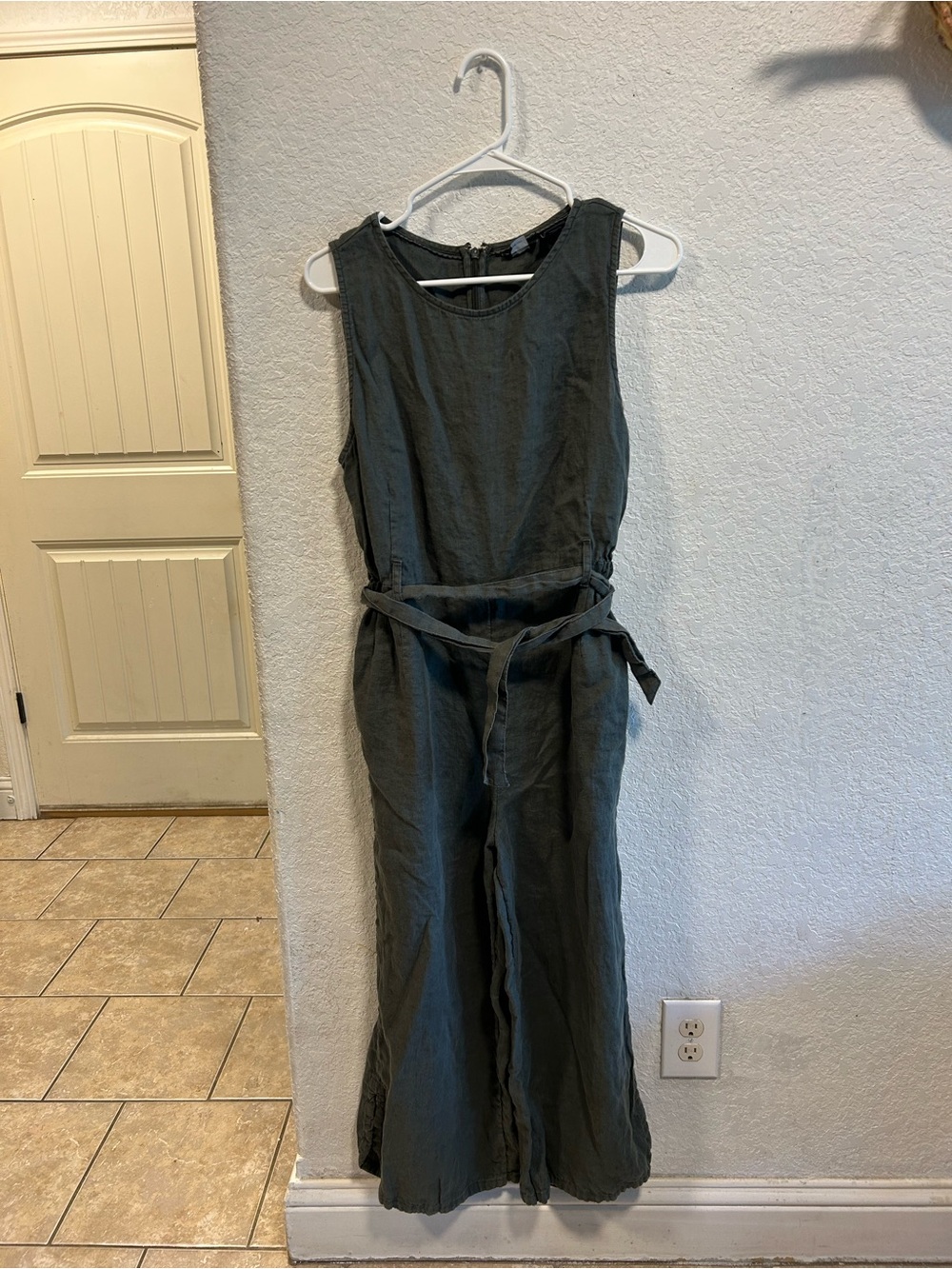 Tahari Olive Green Sleeveless Jumpsuit with Tie Waist
